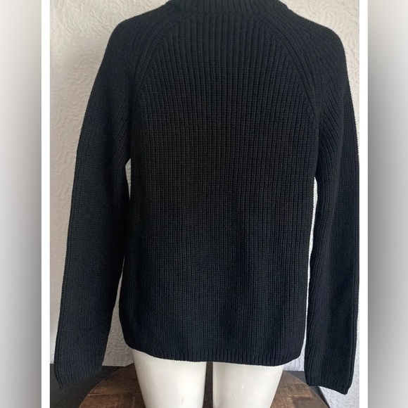 QUINCE 100% Organic Cotton Fisherman Crew Sweater black NWT Size Medium - Picture 7 of 14